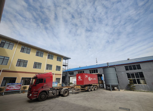 Últimas notícias da empresa sobre Flexitank é um saco hermético/bexiga selados, dobráveis e flexíveis que seja enchida em um 20' recipiente de DV, e confia em um 20' paredes e revestimento do recipiente da seco-camionete, para conter o saco líquido maioria da carga. O tamanho/volume dos flexitank pode variar entre 16,000-24,000 litros.